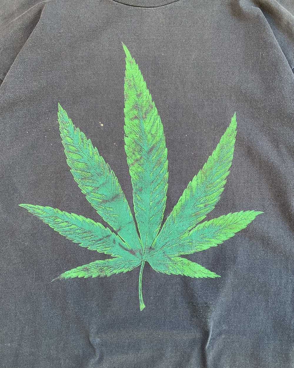 Fruit Of The Loom × Vintage 1993 Cannabis Graphic… - image 2