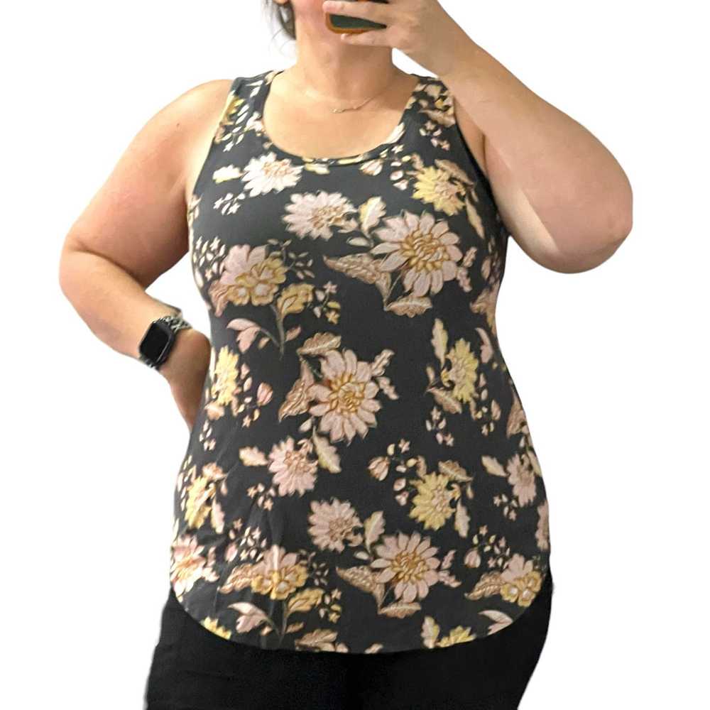 Old Navy Luxe SMALL Floral Round Neck Super Soft … - image 8