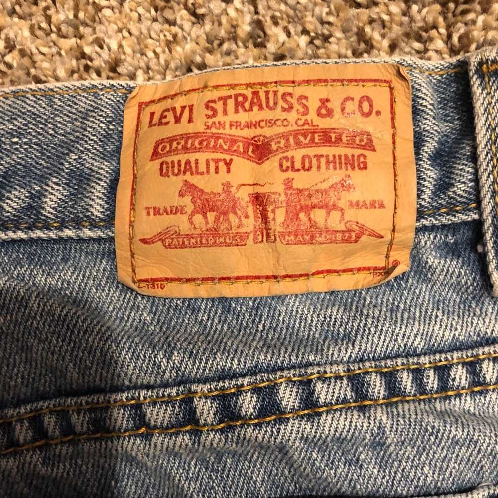 Vintage Levi 550 jeans - image 4