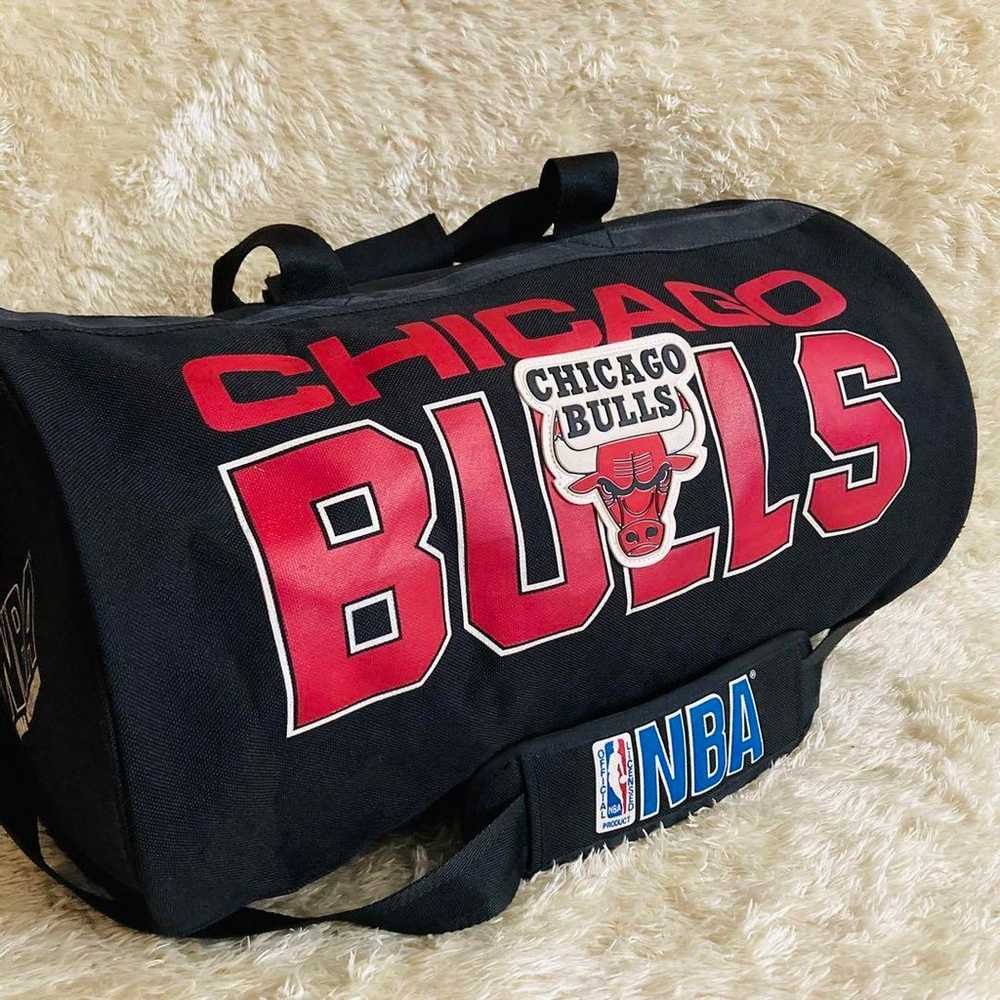 【Rare find】Chicago Bulls Boston Bag Basketball Vi… - image 1