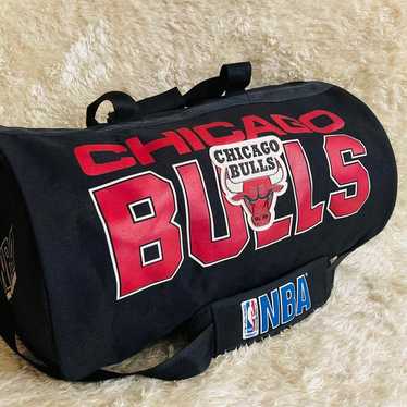 【Rare find】Chicago Bulls Boston Bag Basketball Vi… - image 1