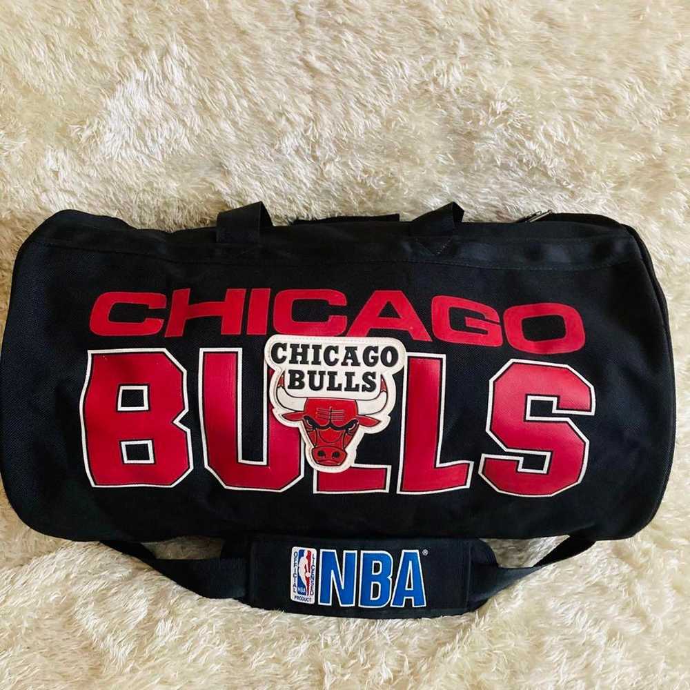 【Rare find】Chicago Bulls Boston Bag Basketball Vi… - image 2