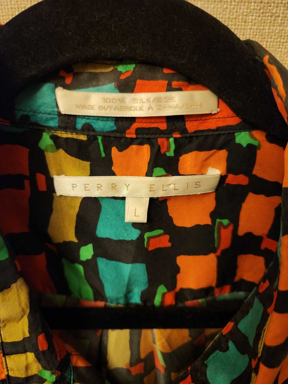 Perry Ellis Colorful Abstract Designed Short Slee… - image 3