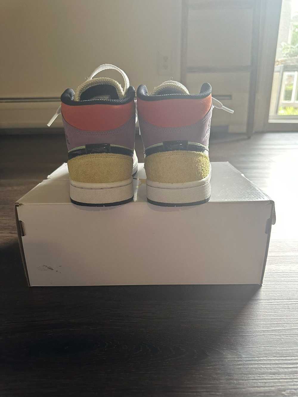 Nike Lightbulb mid Jordan 1s - image 4