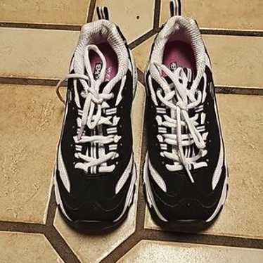 Sketchers Memory Foam Size 7 In Black And White. … - image 1