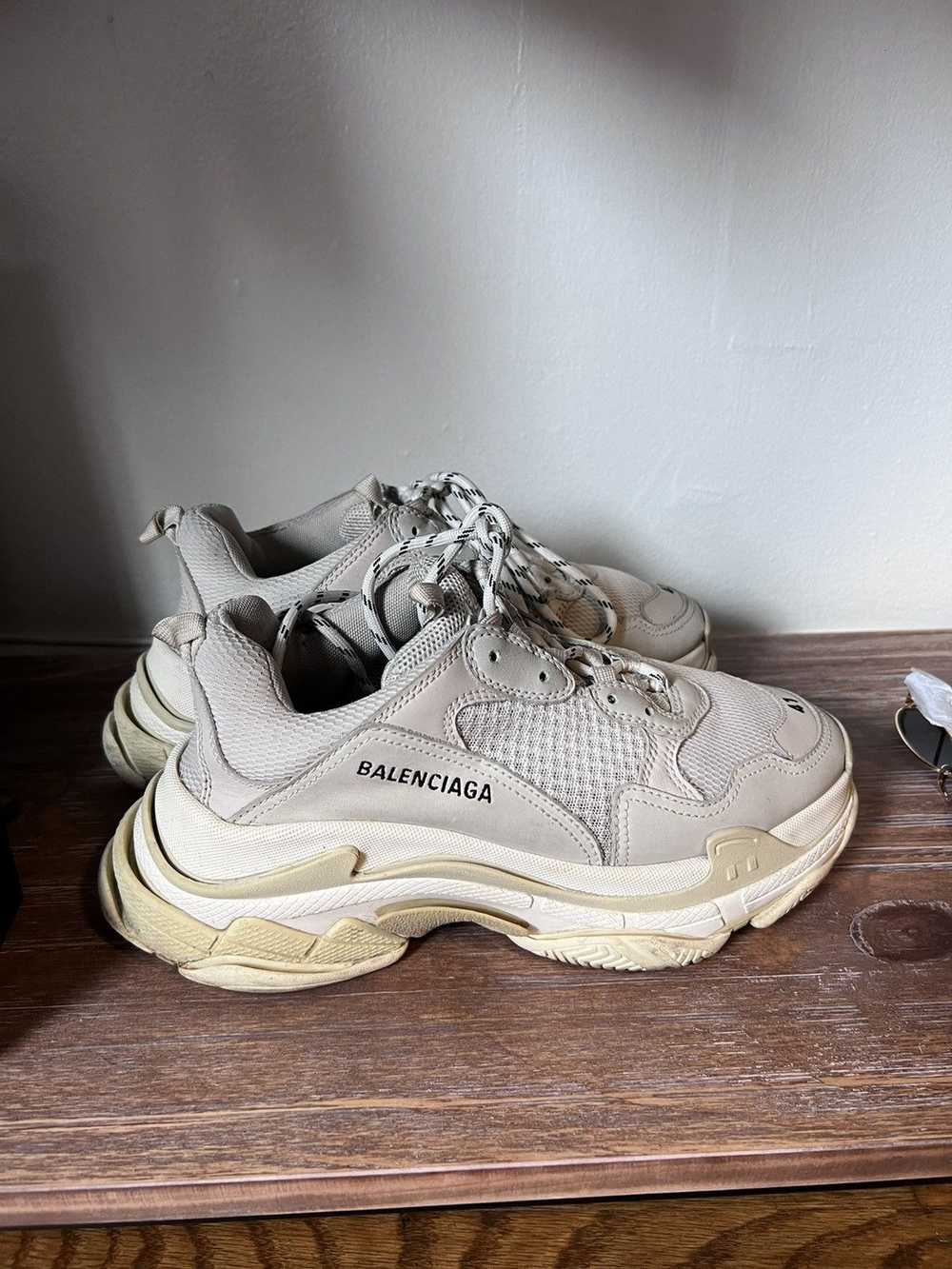 Balenciaga Balenciaga Triple S white v1 ( rare co… - image 3