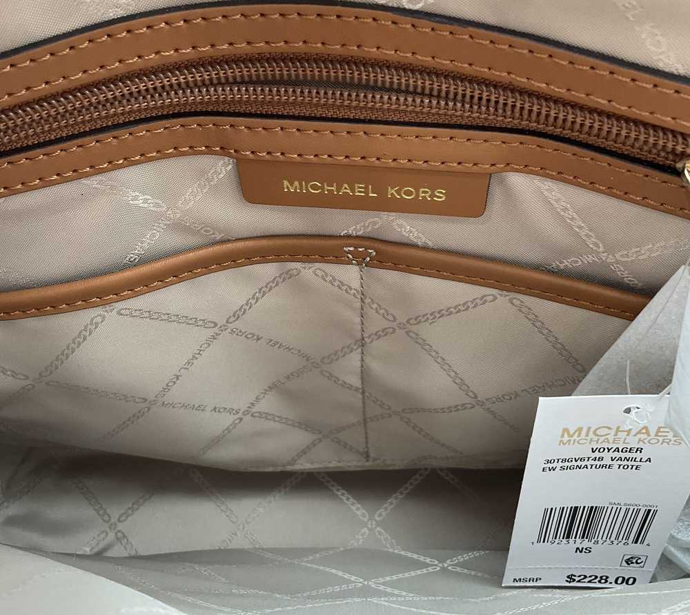 NWT Michael Kors Signature Voyager Tote Bag Cream… - image 6