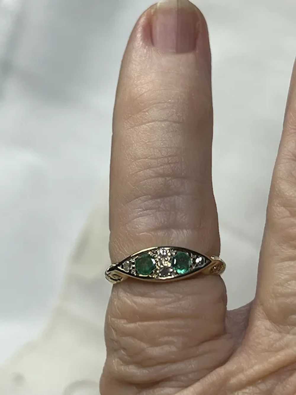 Vintage Emerald & Diamond 18 KT Gold Dress Ring - image 9