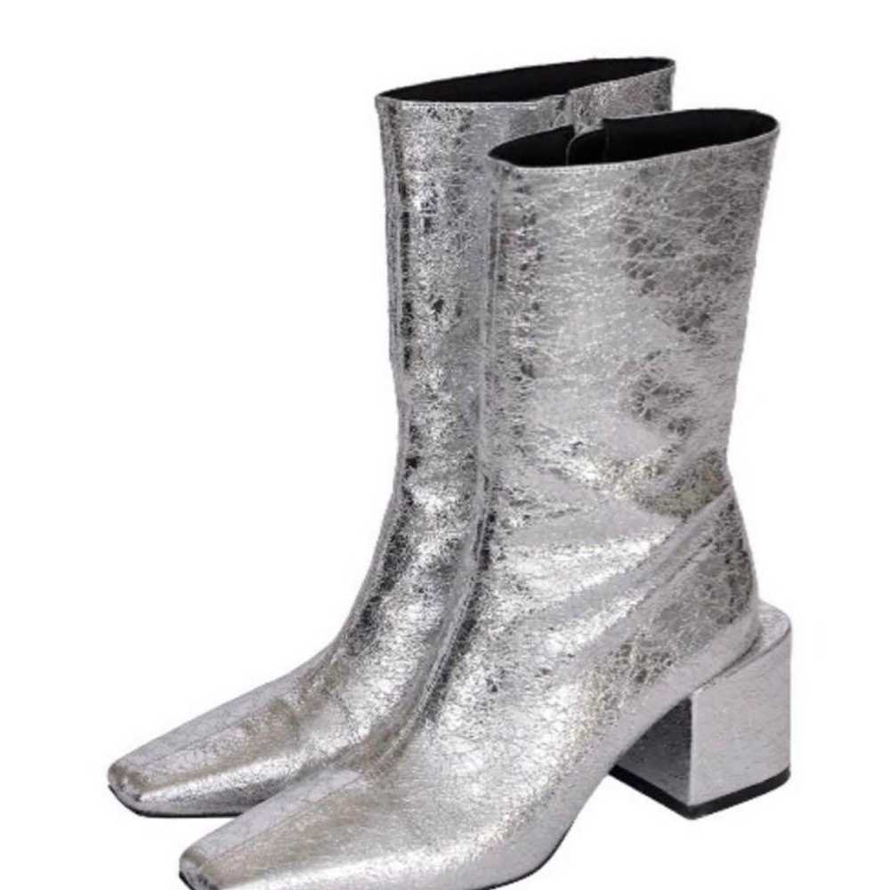 AMERI AND CRACKED METALLIC BOOTS in size L. - image 1