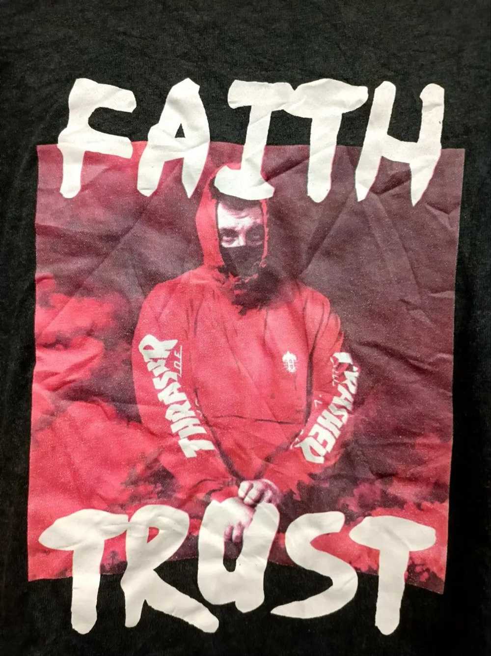 Streetwear × Vintage t shirt streetwear "Faith Tr… - image 2