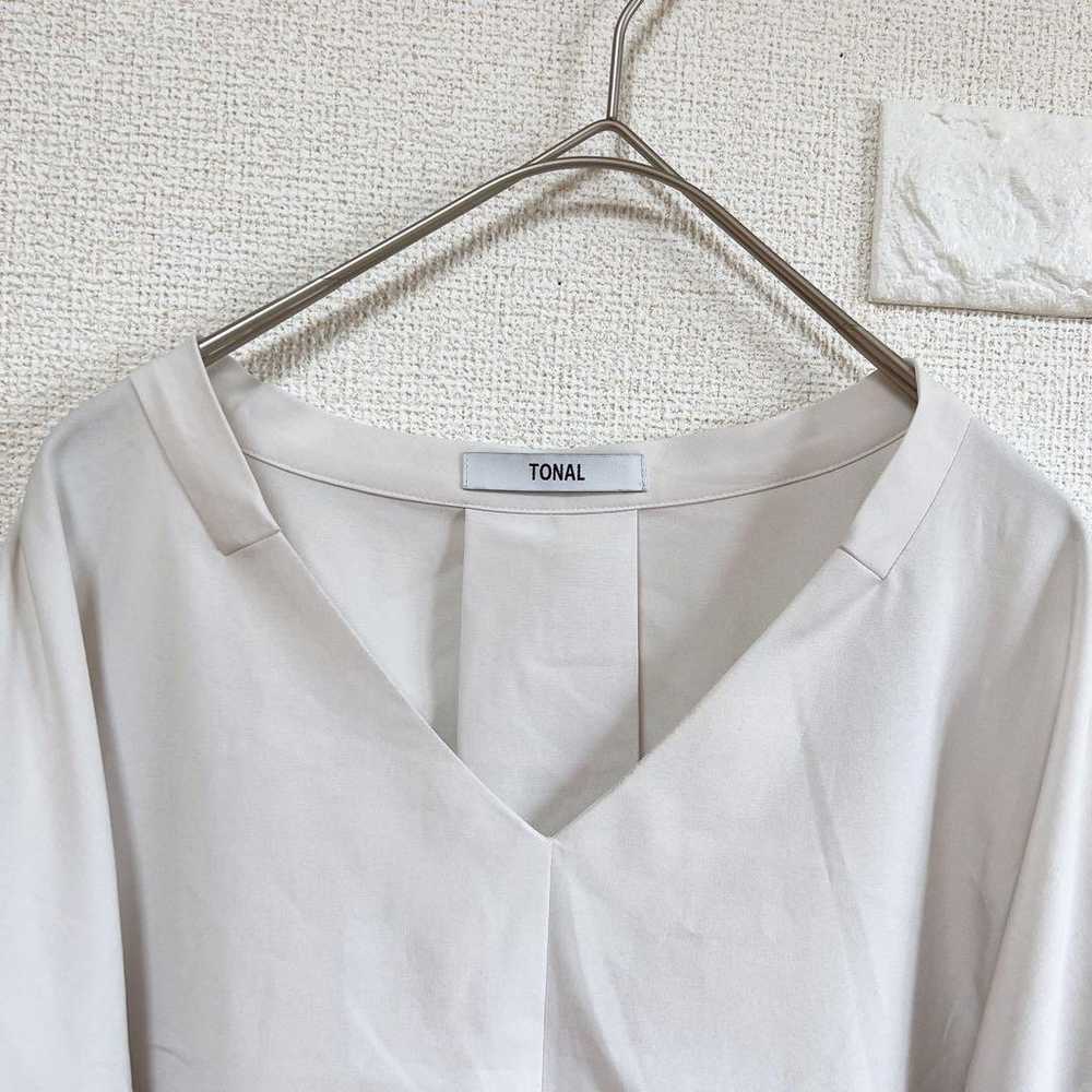 【Tonal】Cut and sewn shirt short-sleeved blouse. - image 7