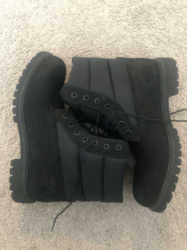 Timberland Puffer Black timberland boots *rare*