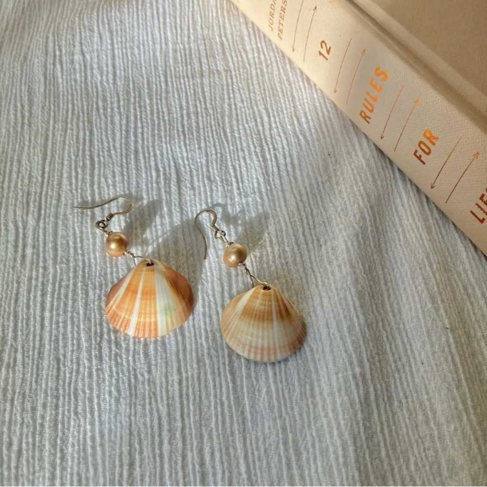 Vintage Clam Seashell Dangle Earrings “Perpetua” … - image 6