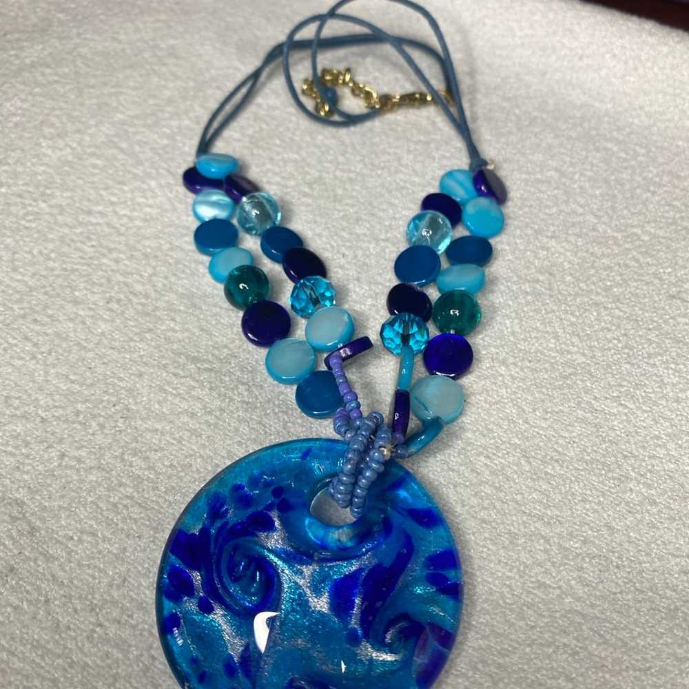 vintage art glass necklace in in a Lovely Blue co… - image 4