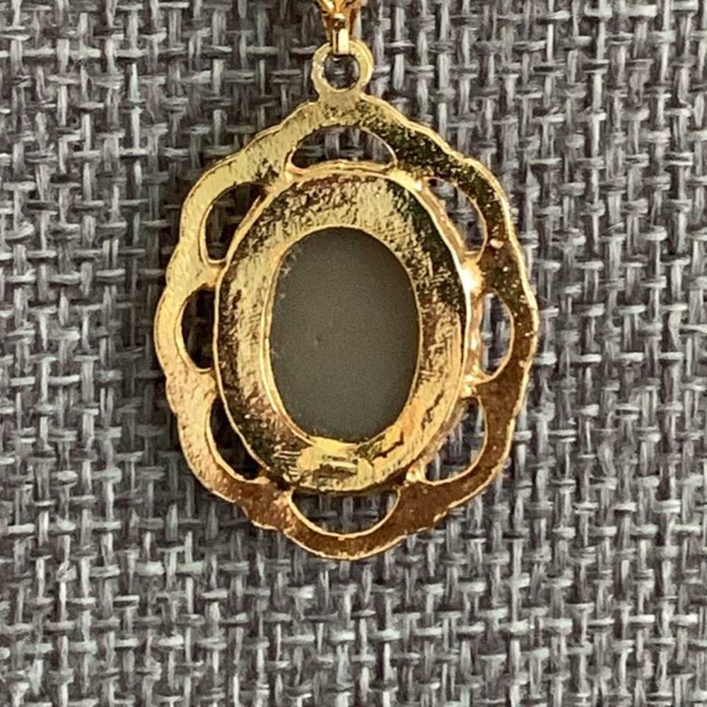 Vintage Goldtone Necklace w/ Cameo Pendant 17” - image 3