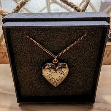 Vintage 12k gold filled engraved heart locket pend