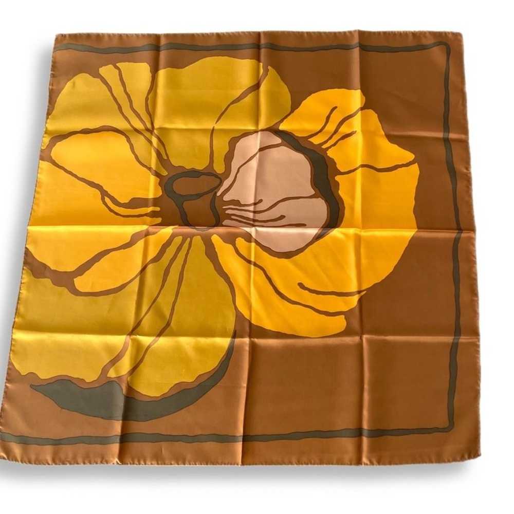 Vintage 70s Fashion Scarf Mod Flower - image 1