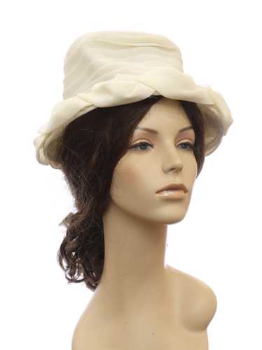 1960's Womens Raised Crown Hat