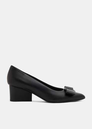 Salvatore Ferragamo o1s1rm0924 Viva Pumps in Black