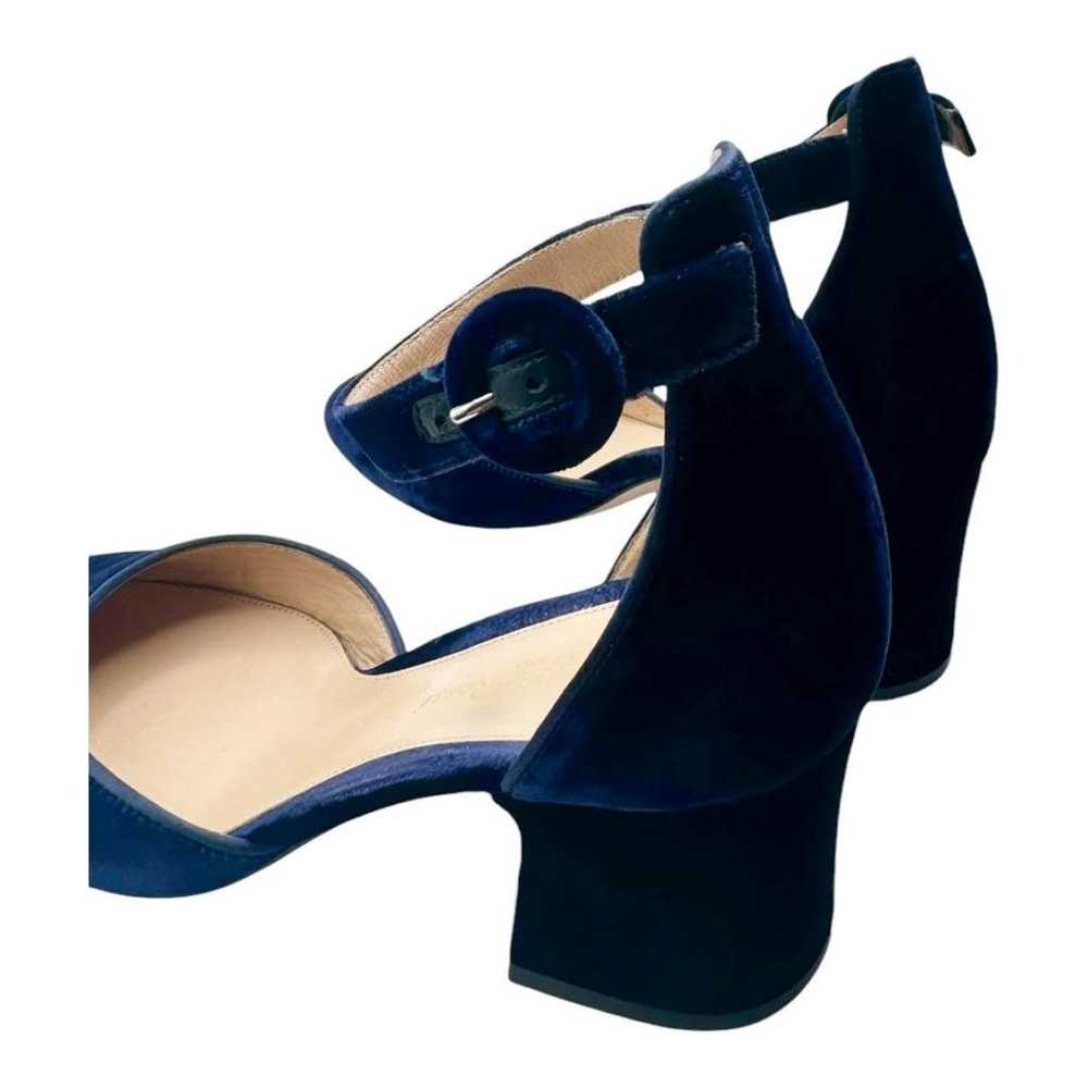 Gianvito Rossi Velvet heels - image 5