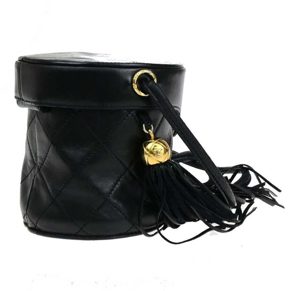 Chanel Matelassé Black Leather Handbag (Pre-Owned) - image 9