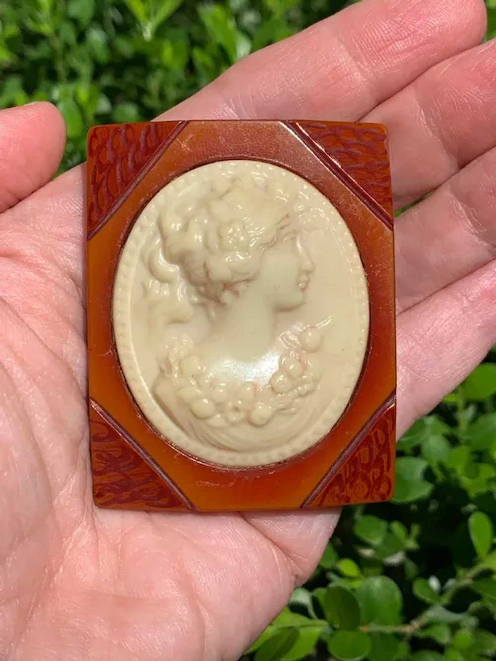 Vintage Bakelite Brooch Pin with Celluloid Cameo - image 8