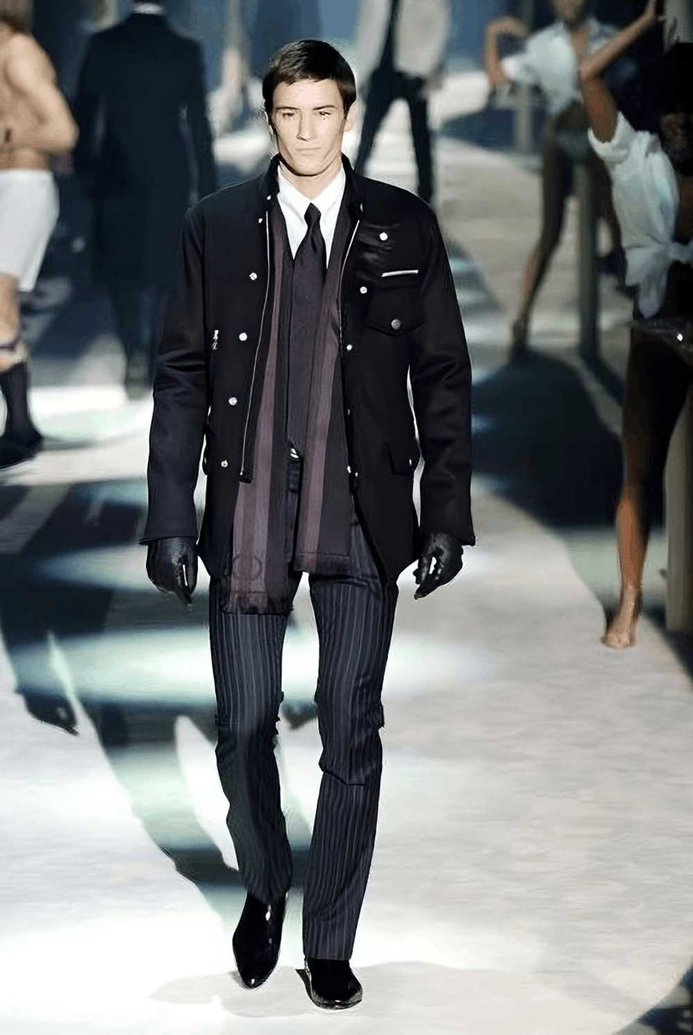 Gucci × Tom Ford Gucci AW 2004 Stand Collar Coat … - image 2