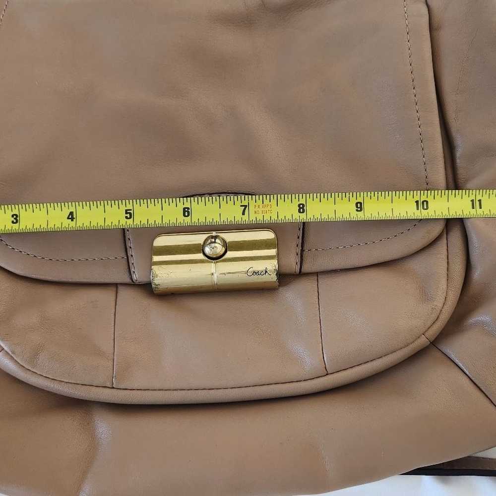 Coach Vintage Tan/Gold Leather Shoulder Bag Cross… - image 8