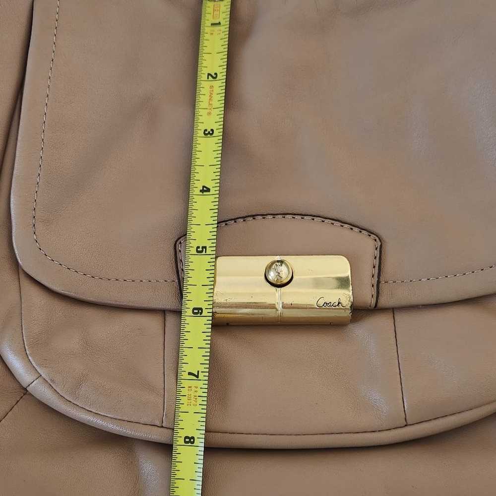 Coach Vintage Tan/Gold Leather Shoulder Bag Cross… - image 9