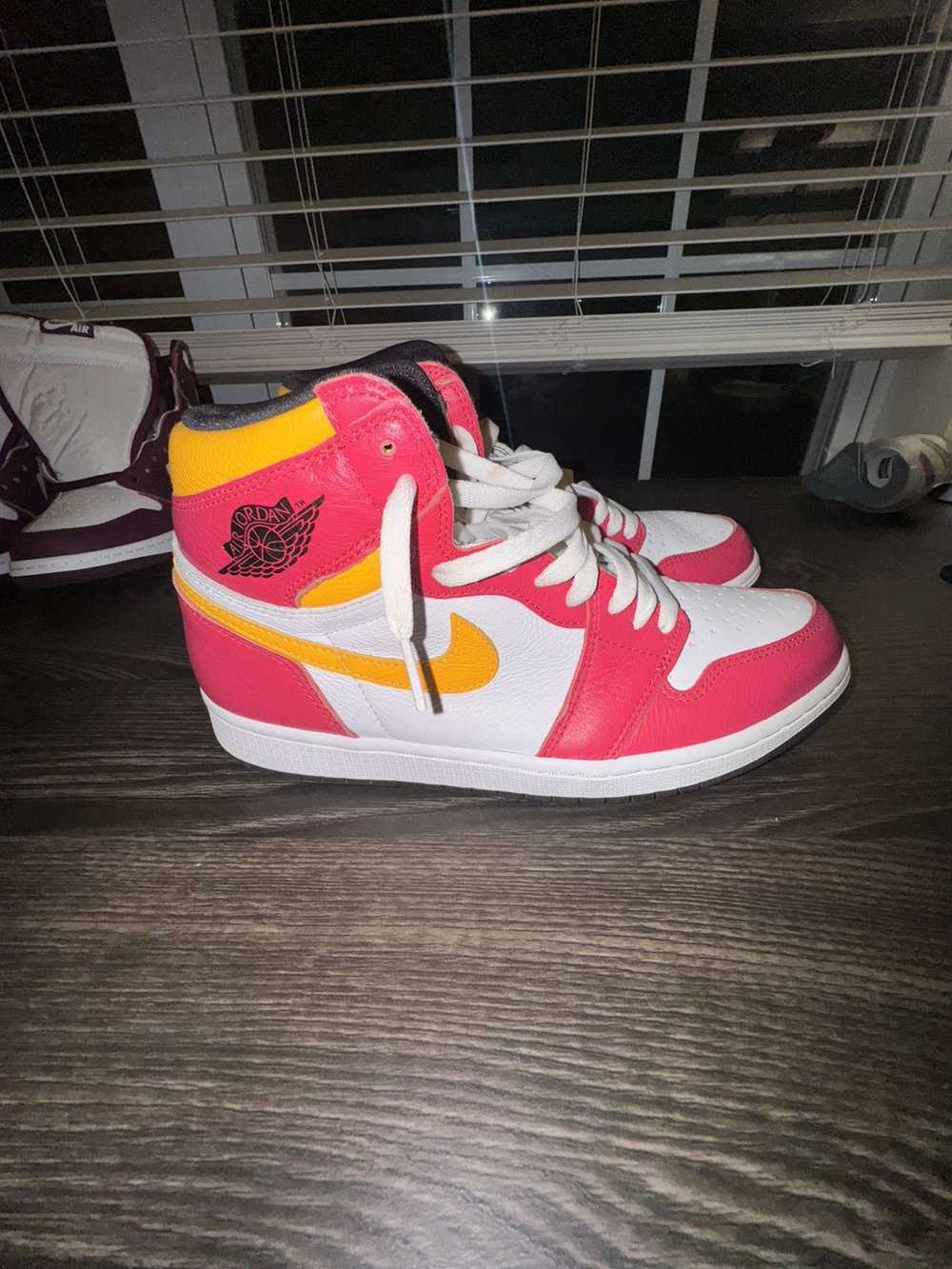 Nike Air Jordan 1 - image 3