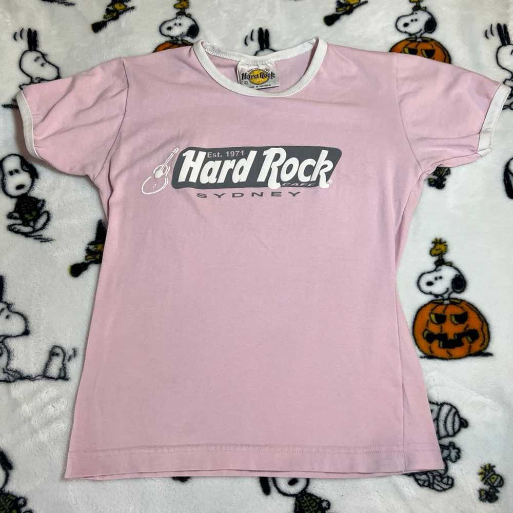 VINTAGE Y2K DEADSTOCK HARD ROCK LIGHT PINK TEE - image 1