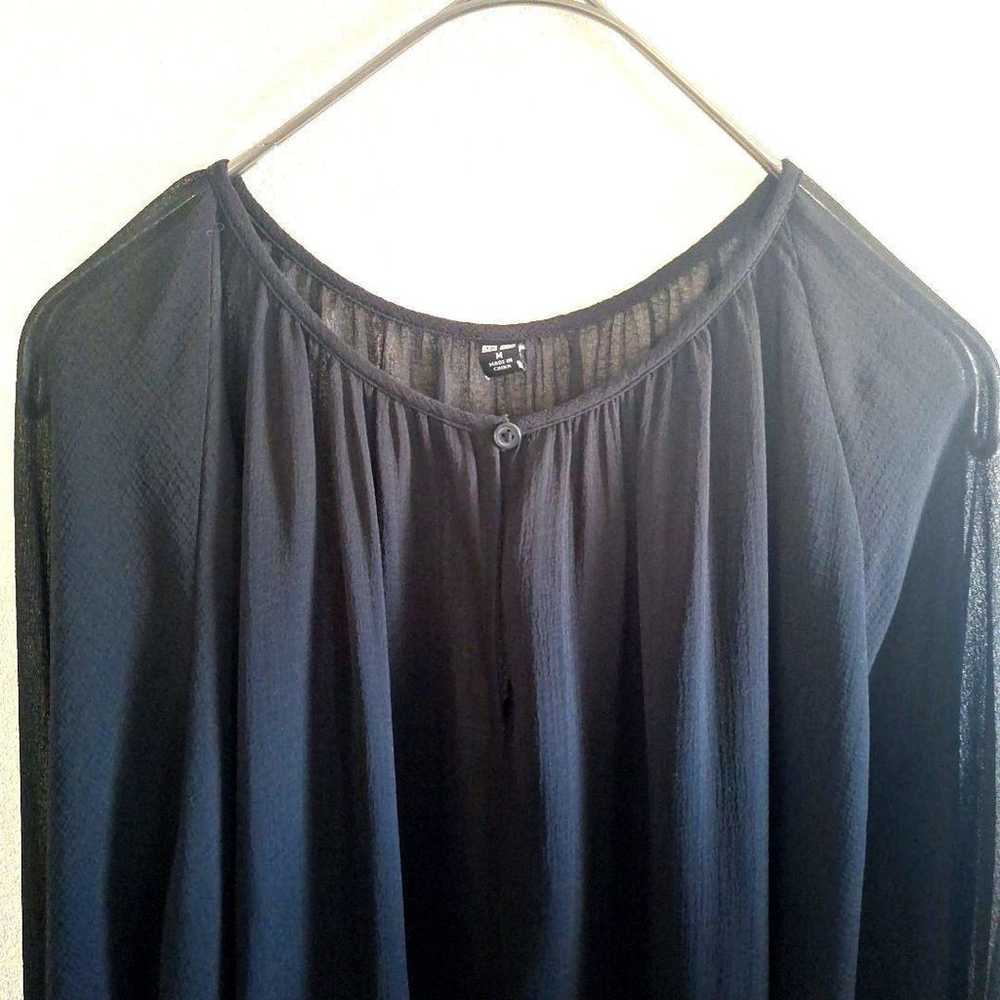 Excellent Condition Uniqlo Sheer Blouse Size M Bl… - image 5