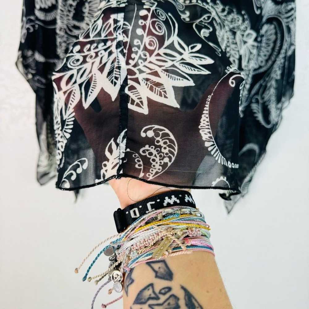 One World | black and white paisley print kimono … - image 9