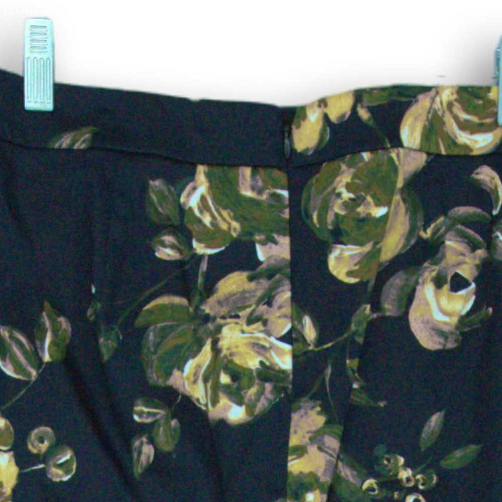 Women's J.Crew Navy Floral Straight & Pencil Size… - image 4