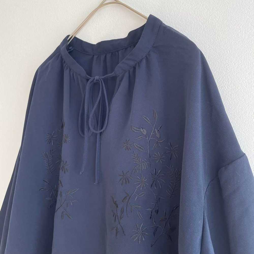 GU keyneck ribbon embroidery blouse shirt L puff … - image 6