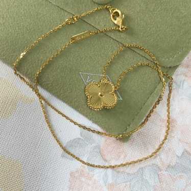 Vintage pendant 18K yellow gold