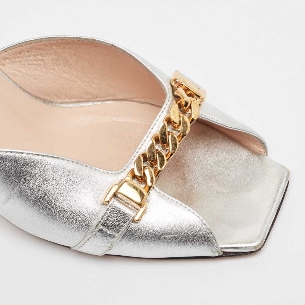 Gucci Silver Leather Sylvie Chain Detail Mules 39… - image 6