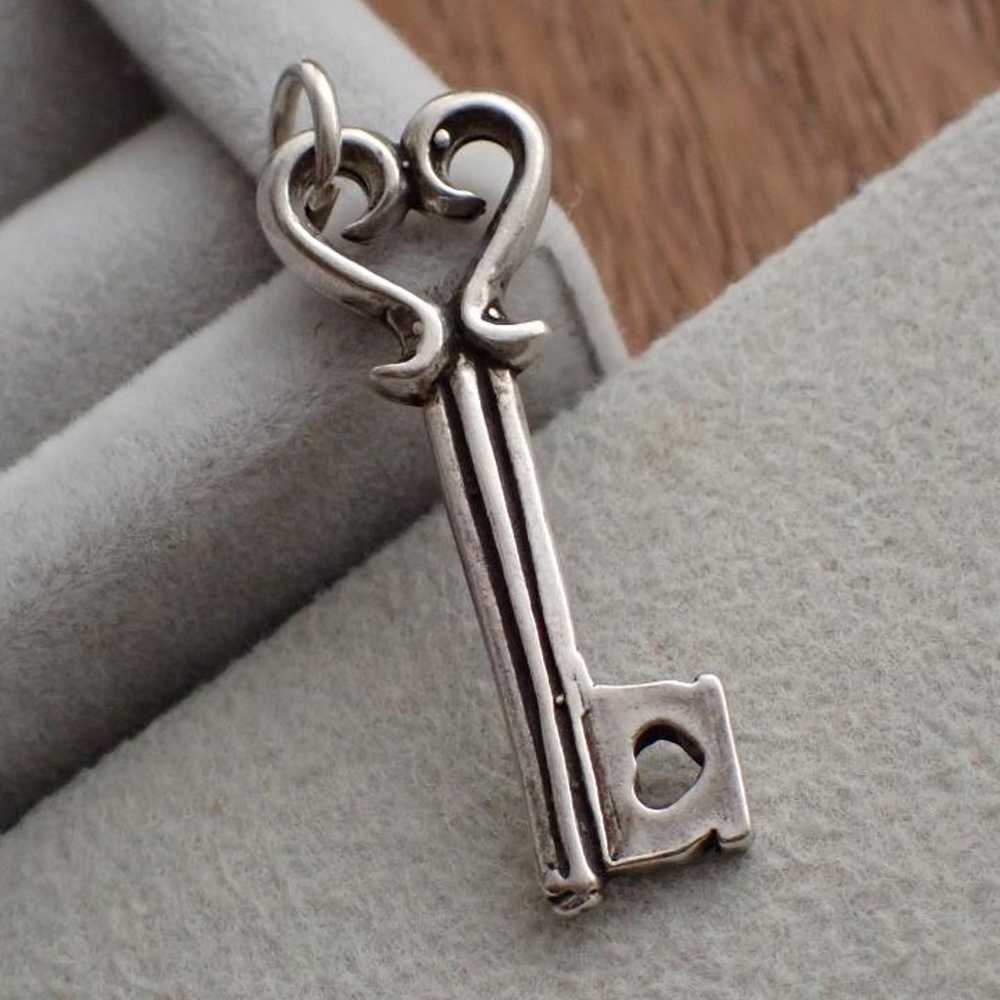 925 Silver Key Pendant Charm Heart Vintage - image 1