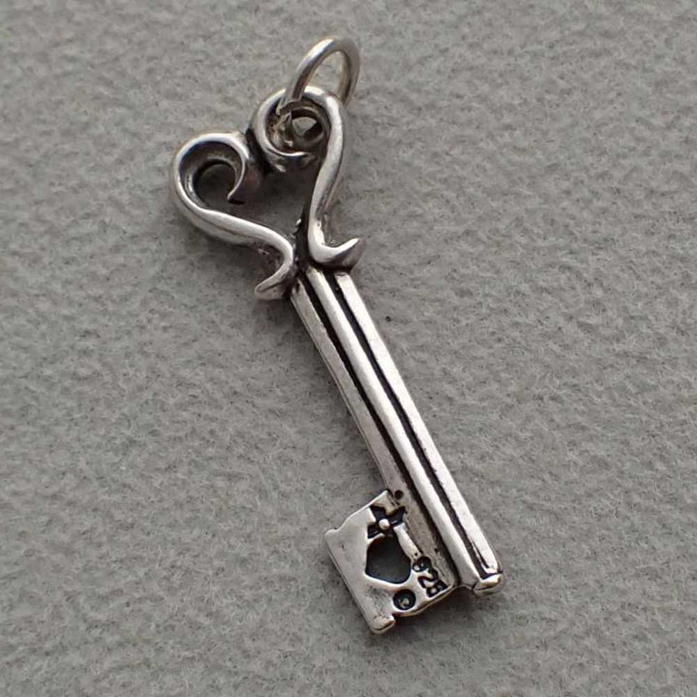 925 Silver Key Pendant Charm Heart Vintage - image 4