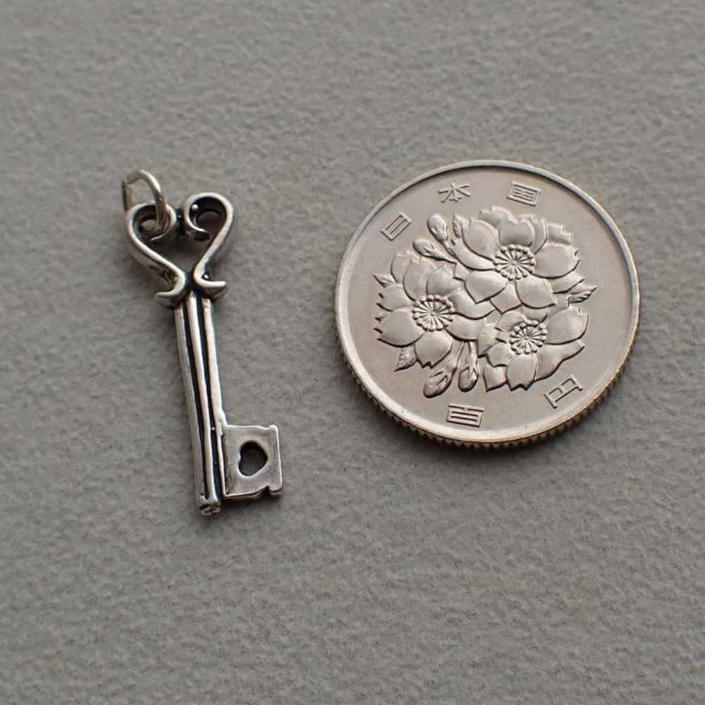 925 Silver Key Pendant Charm Heart Vintage - image 6