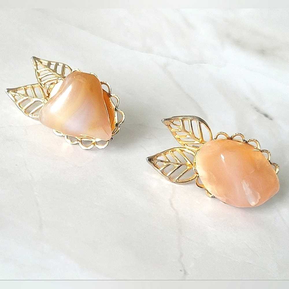 Vintage Pink Gemstone Gold Tone Leaf Clip-on Earr… - image 2