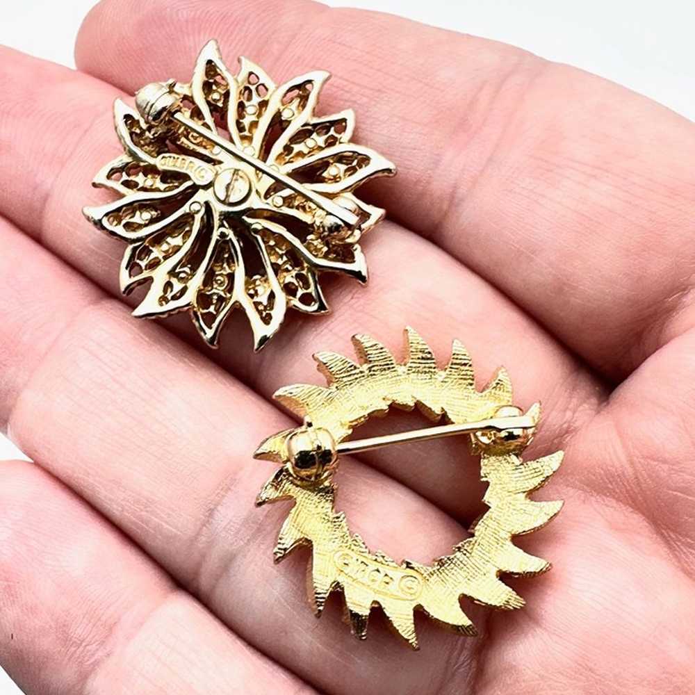 Vintage Ciner Womens Pair Scatter Brooches Gold T… - image 4