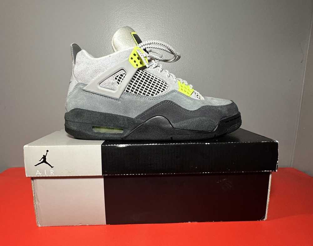 Jordan Brand Size 9 - Jordan 4 Retro SE Mid Neon … - image 1