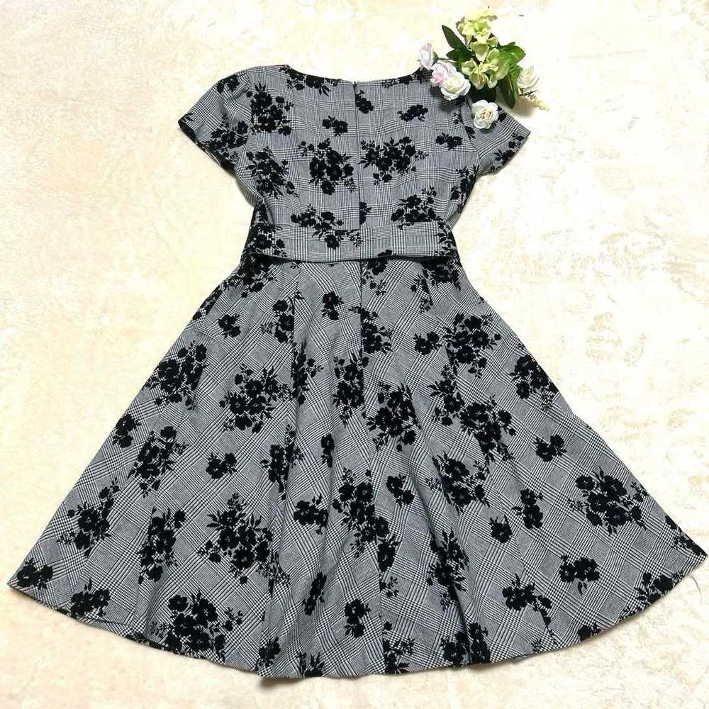 Seasons Floral Dress Gray Knee-Length Dress Size … - image 2