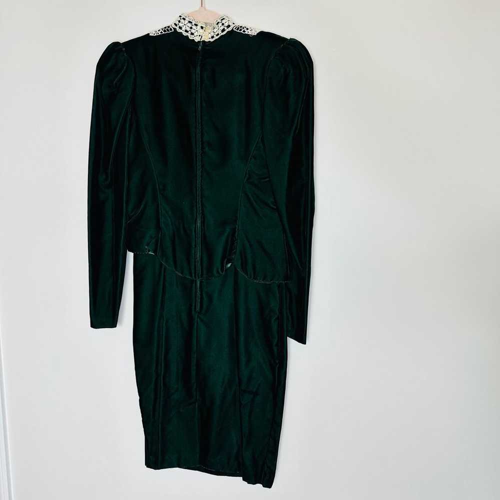 JESSICA MCCLINTOCK Gunne Sax green velvet edwardi… - image 4