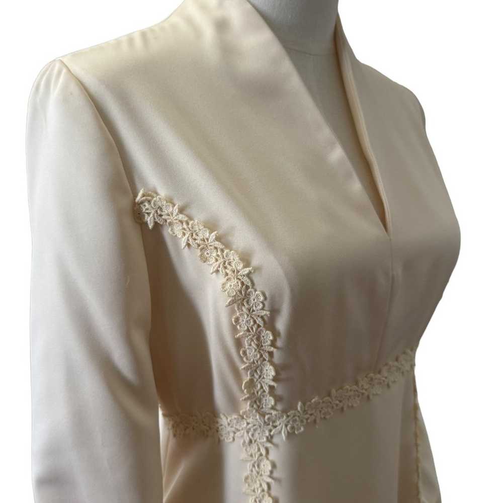 Vintage 1960's Handmade Wedding dress with long v… - image 3