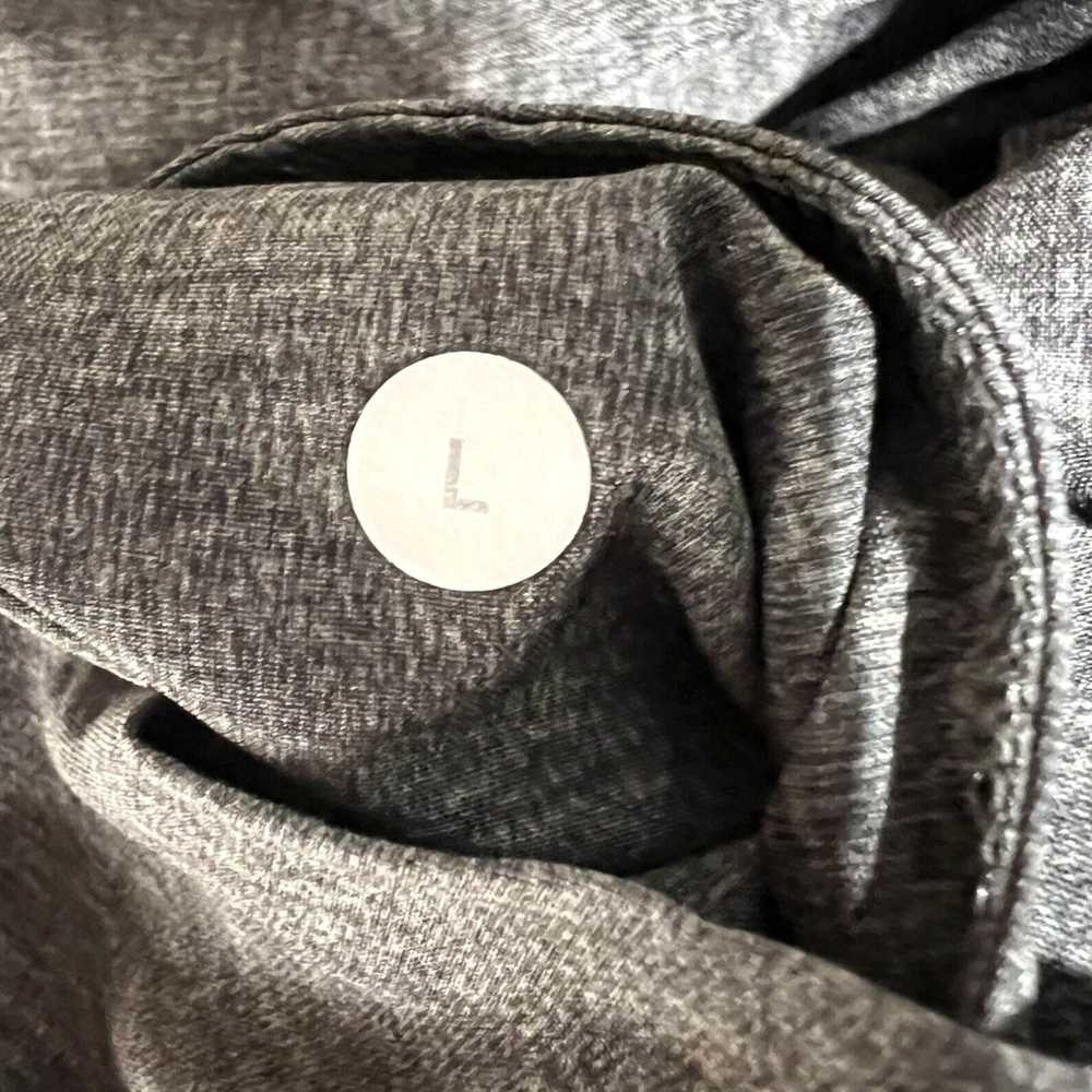 Lululemon Men's Gray Pocket Basketball Shorts wit… - image 4