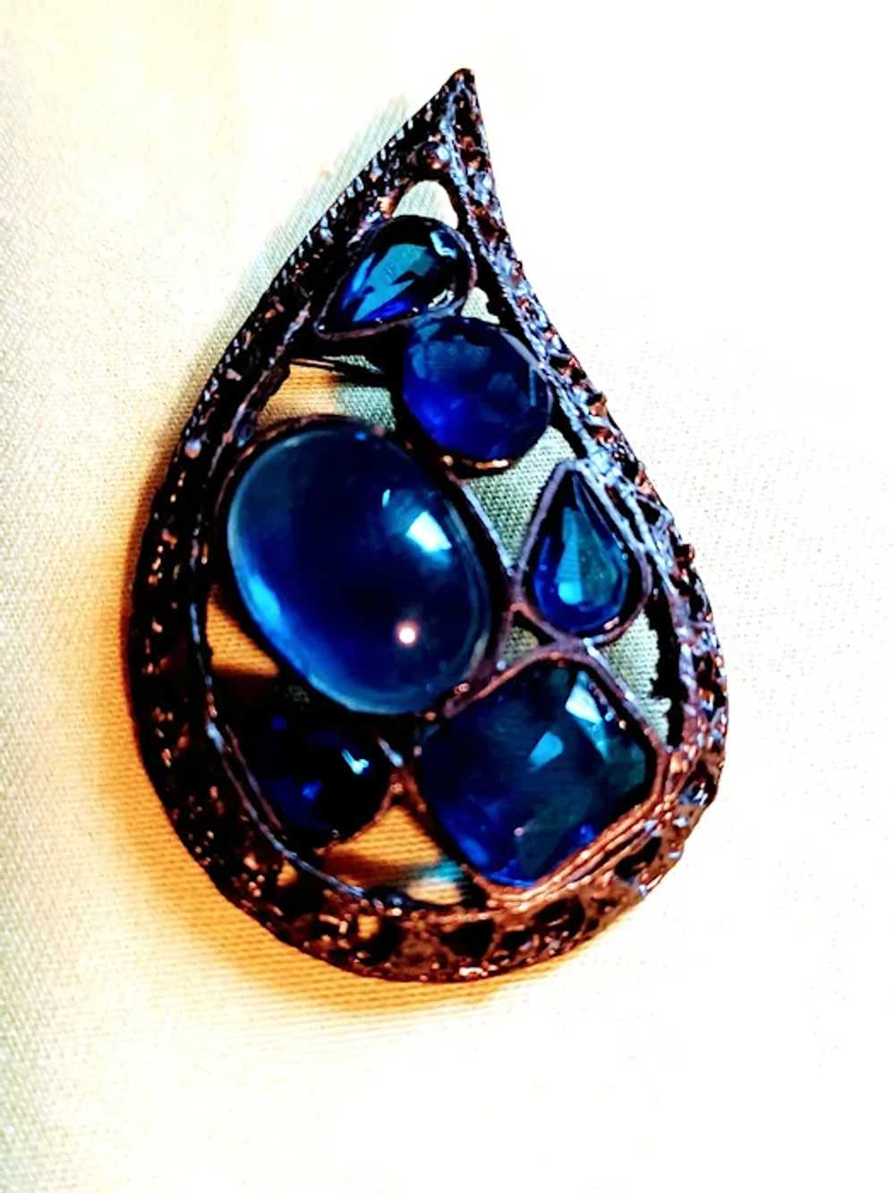 Paisley Shaped Blue Cabochon Stones Dark Silverto… - image 3