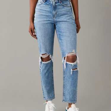 AE Strigid Ripped Mom Jean (4R)