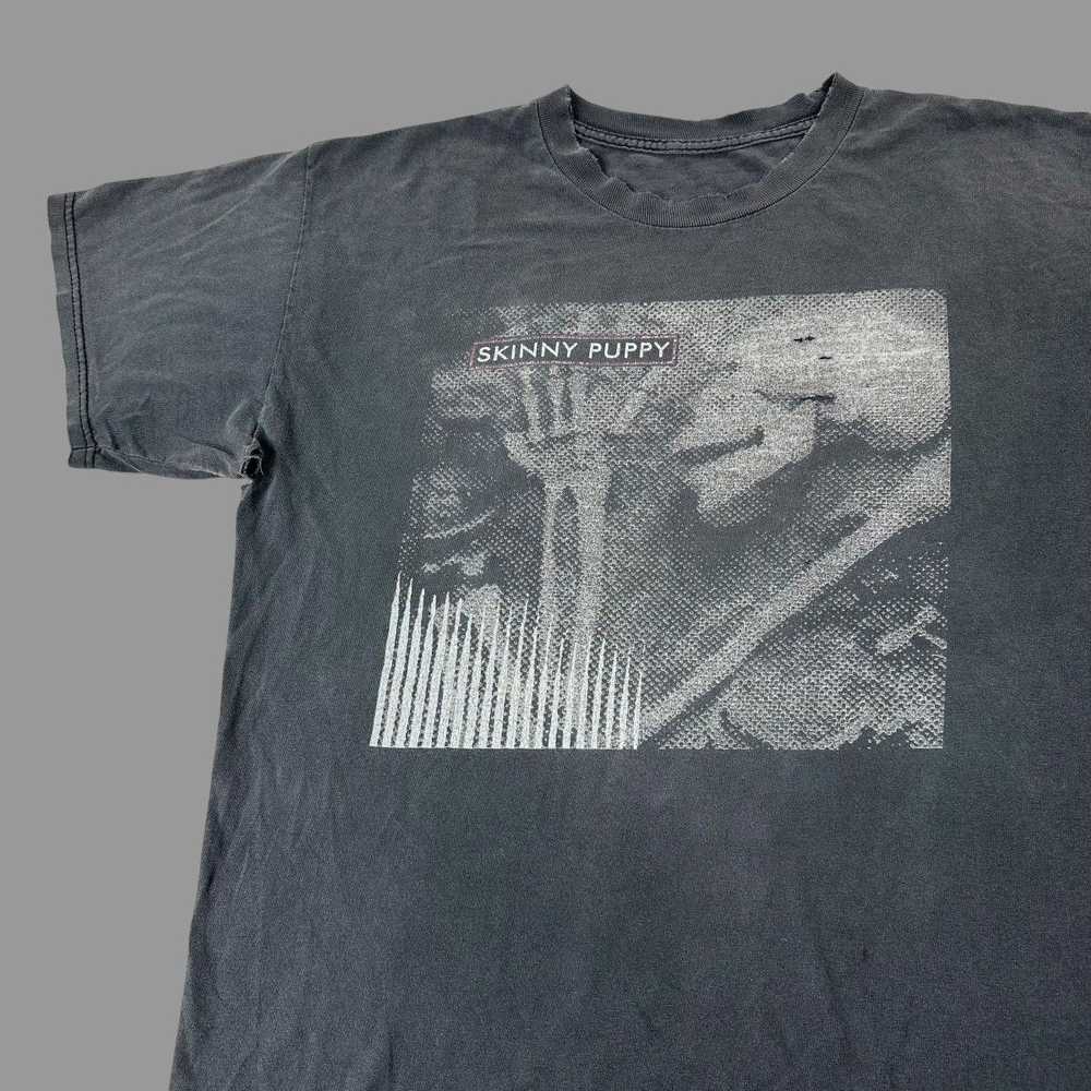 Band Tees × Vintage Vintage 2000 skinny puppy ban… - image 2